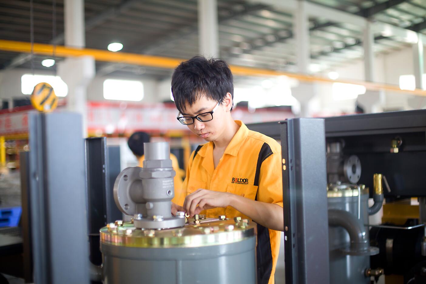螺桿空壓機(jī)還跑油？快對(duì)照這幾條查找原因！