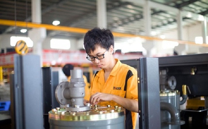 螺桿空壓機維修到底是采用哪種方式呢?